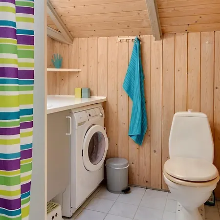 Three-bedroom Holiday In * Hals